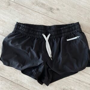 Vuori Black Shorts M